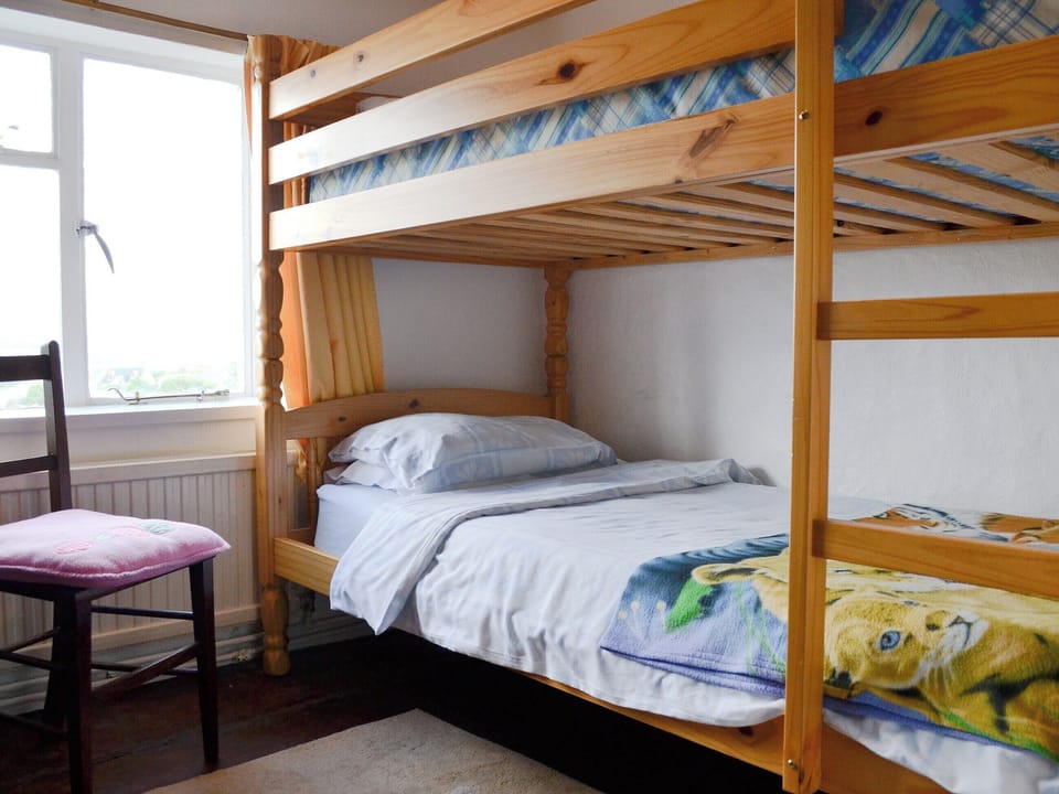 Bunk bedroom | Ty-Gwyn, Cynheidre, nr. Llanelli