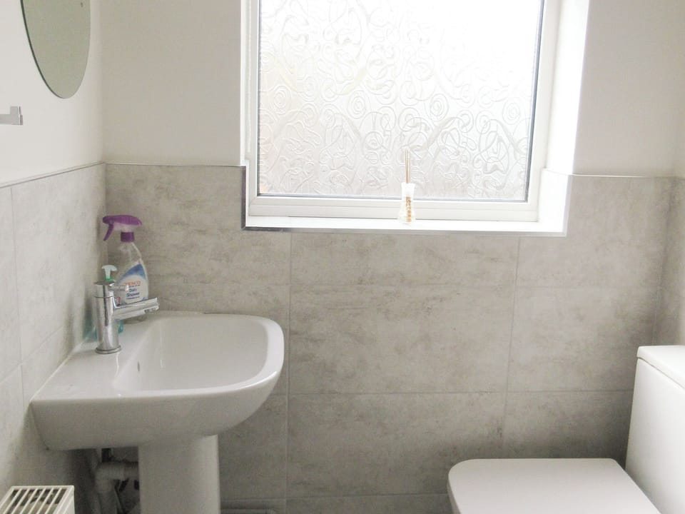 Bathroom | Amberley Cottage, Alfreton, near Matlock