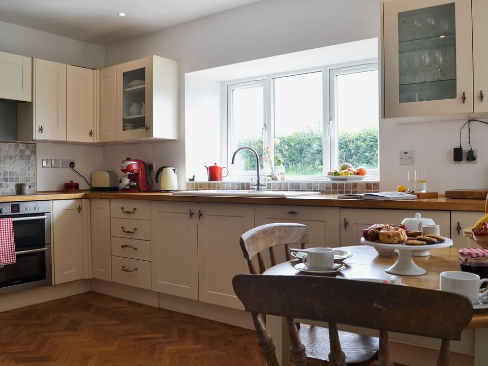 Kitchen and breakfast area | Tre Anna Lodge, Dwyran, near Llanfairpwllgwyngyll