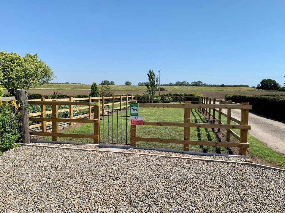 Garden and grounds | Ivy Grange Cottage, Wistow, near Selby