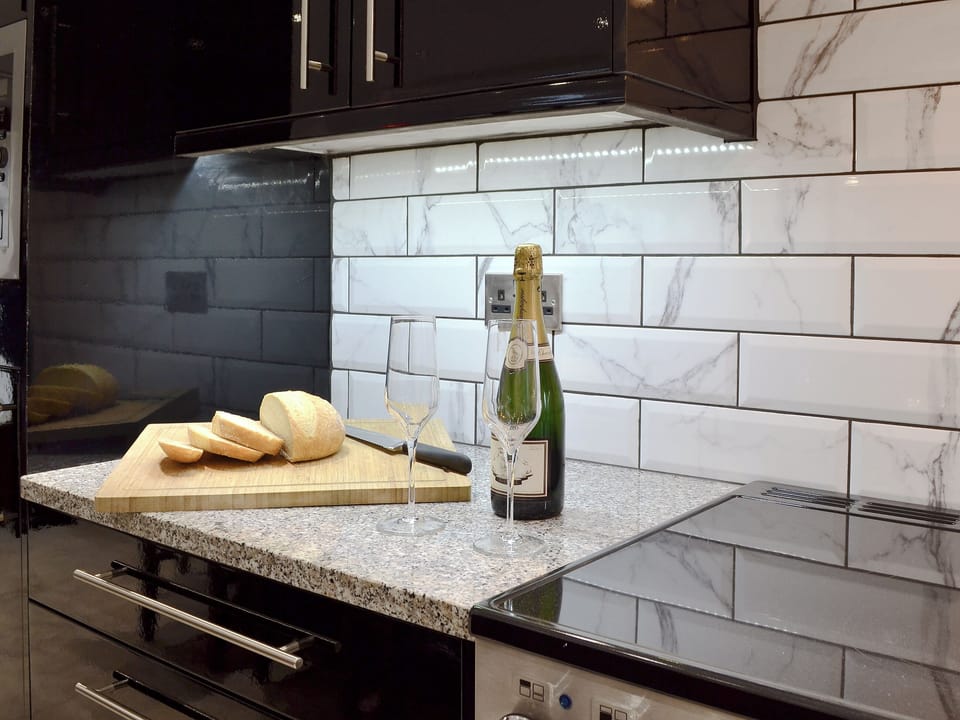 Charming kitchen area | Coombe Wood Coach House, Hawkinge, near Folkestone