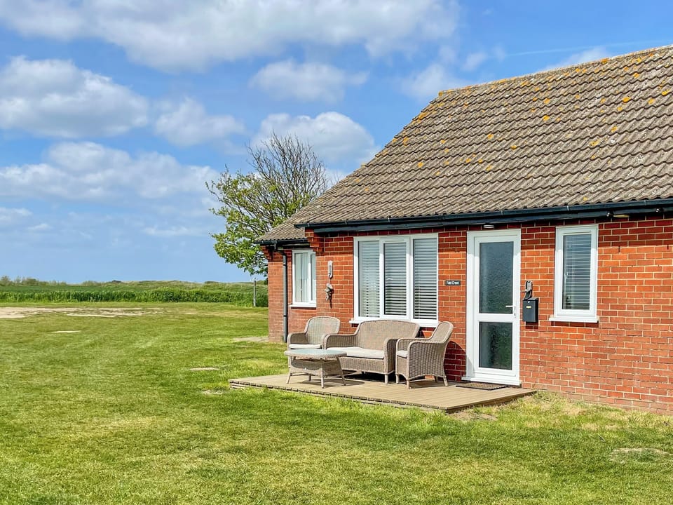 Delightful single-storey, terraced holiday property | Field Crest, Happisburgh