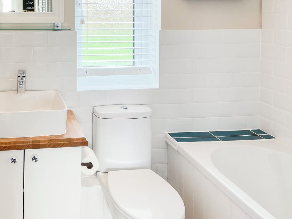 Bathroom | Field Crest, Happisburgh