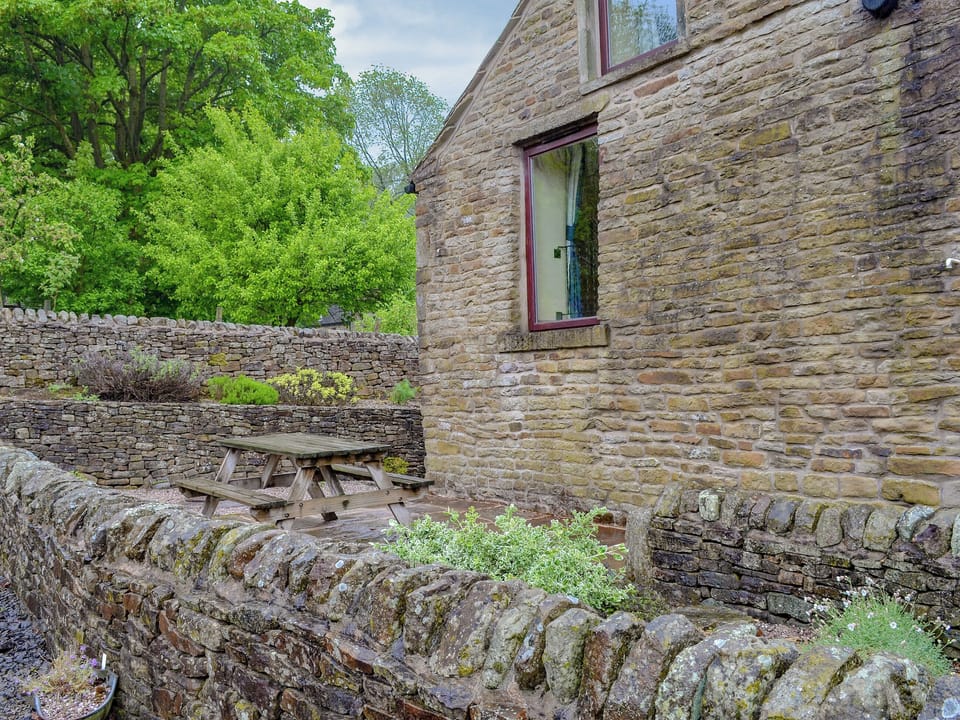 Sitting-out-area | Spring Cottage, Hollinsclough, near Buxton