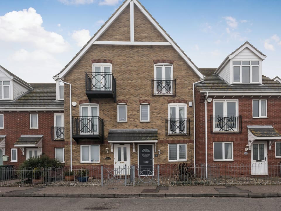 Beautifully renovated terraced property | River Quay, Gorleston-on-Sea