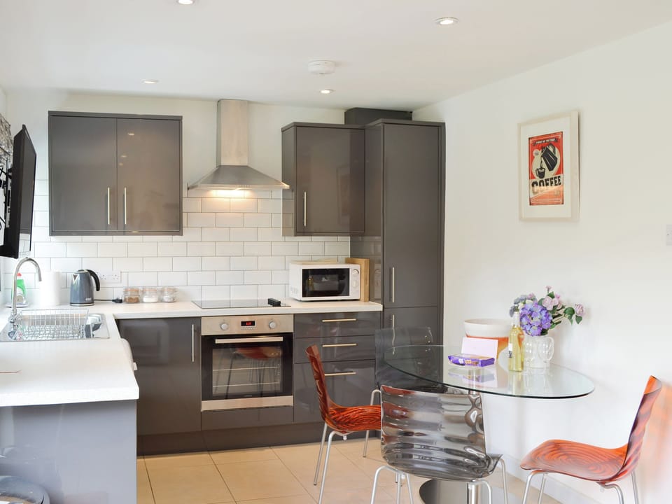 Fully appointed kitchen and dining area | Happys - Happys and Gracelands, Lelant, near St Ives