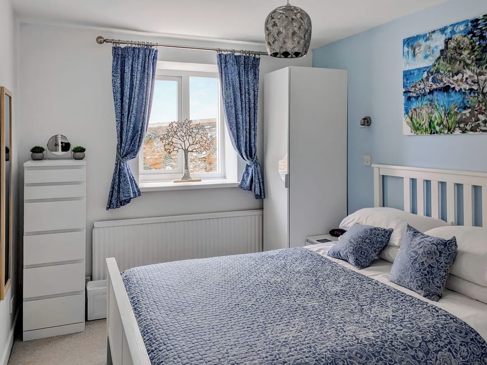 Double bedroom | SeascapeSt Catherine&rsquo;s Court, Fowey