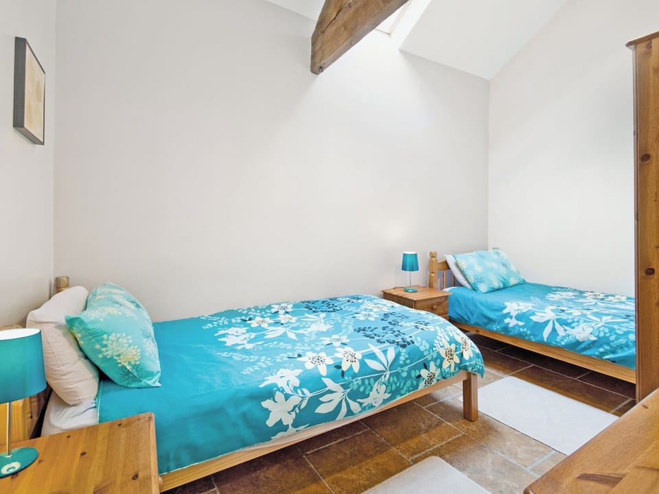 Twin bedroom | Filey Holiday Cottages - Hirst House, Filey