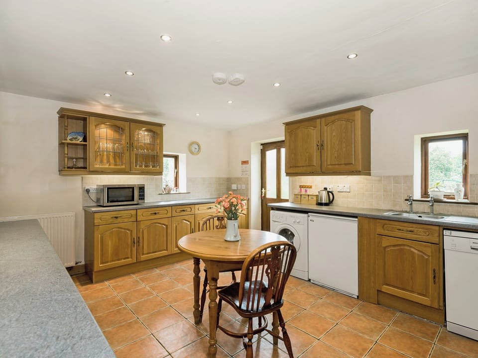 Well equipped kitchen | Dipper Fold, Hebden, near Skipton