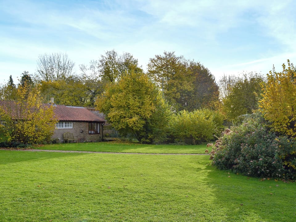 Fabulous cottage set in its own walled garden which is completely private | Gamekeeper&rsquo;s Cottage - The Dovecote, Staple, near Wingham