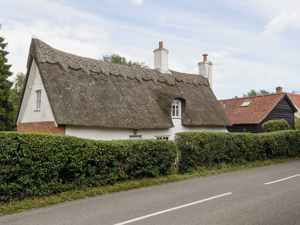 Impressive 17th-century, detached thatched cottage | Thatched Cottage, Sternfield, near Aldeburgh