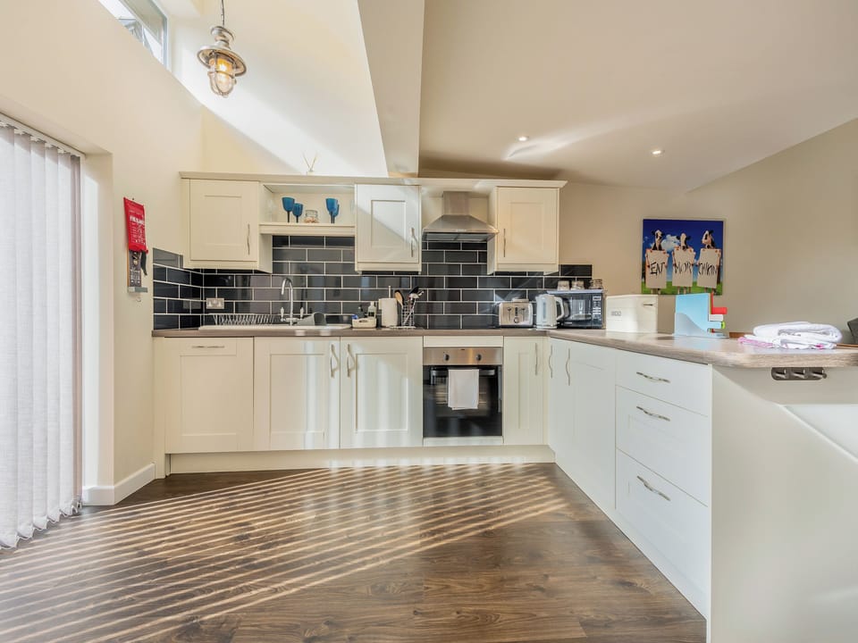 Kitchen area | The Parlour - Bedborough Farm Cottages, Wimborne