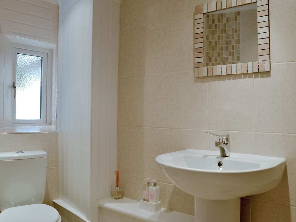 W.C. | Raglan Cottage, Ardentinny, near Dunoon