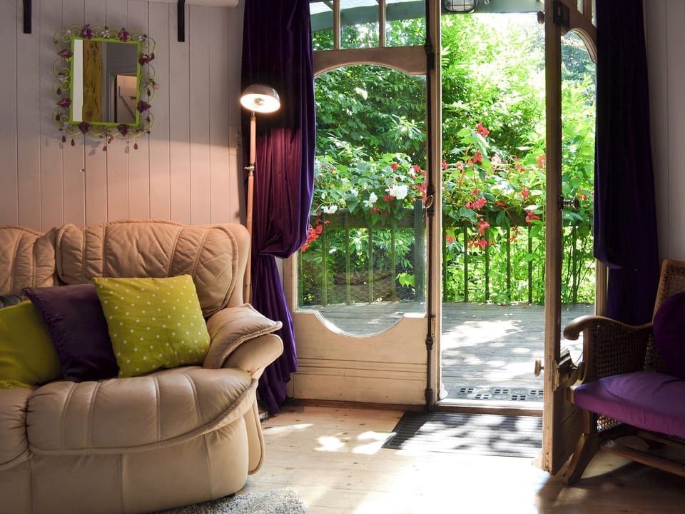Cosy lounge with beautiful view | Beach Retreat - Treloyhan, St Ives