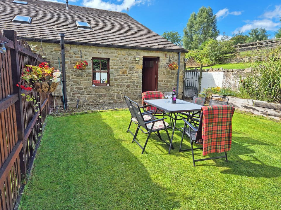 Garden | Hollin Bank Cottage, Salterforth, near Barnoldswick