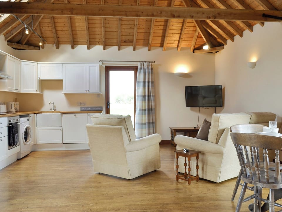 Characterful open-plan living space - Attached cottage | Barley Edge - Brockholme Barns, Hornsea