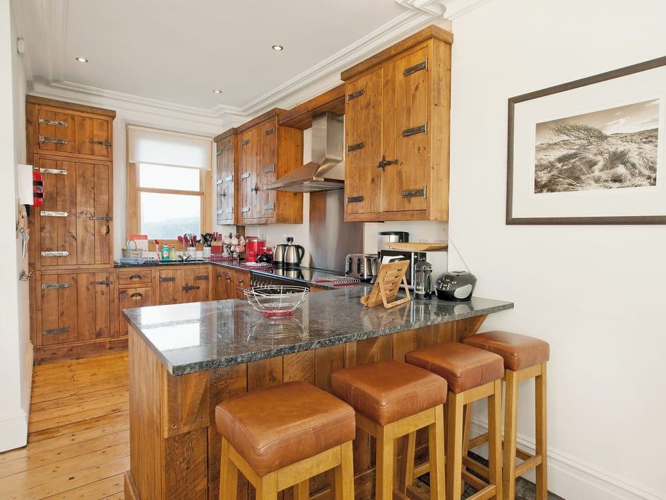 Kitchen/diner | Glan-y-Mor, Trearddur Bay, Anglesey
