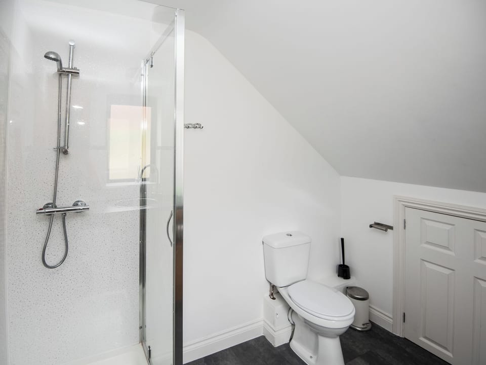 Utility room bathroom | Lyndhurst, Perranporth