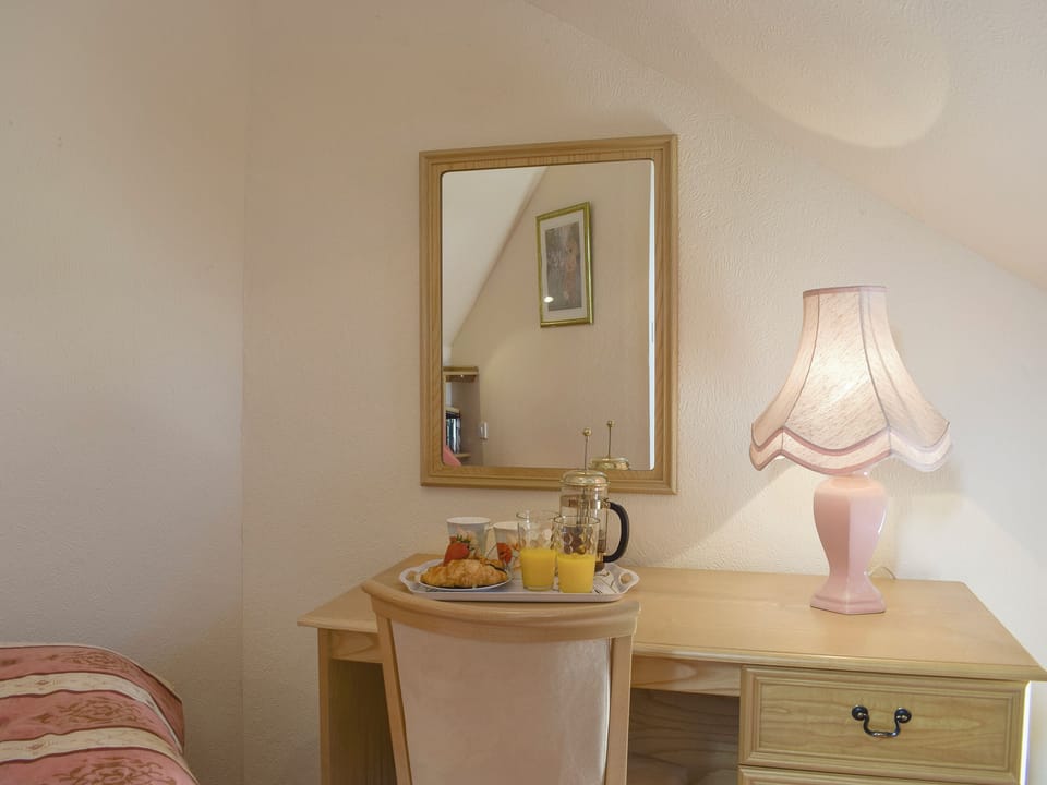 Dressing area within double bedroom | Boatland Cottage, Perth
