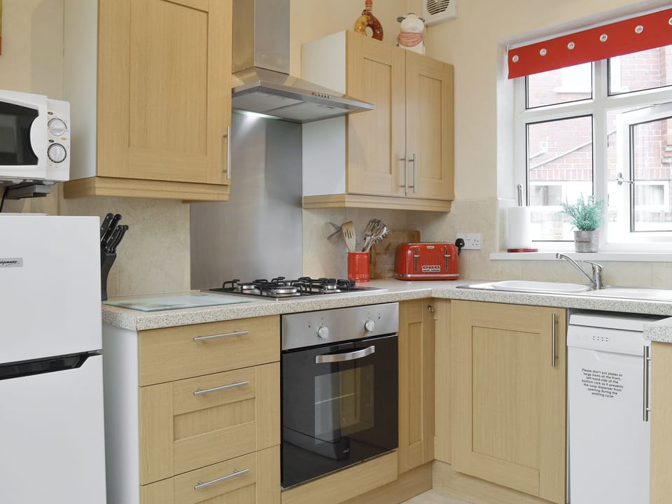 Well-equipped fitted kitchen | Comyn, Bridlington