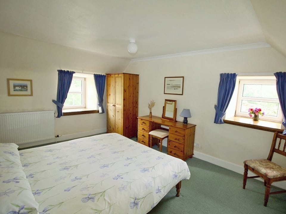 Charming double bedroom | Coelard Farmhouse - Coelard, Appin