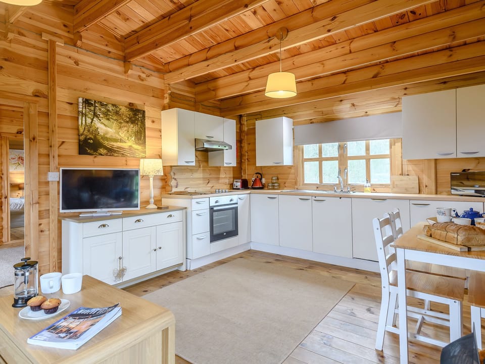 Kitchen area | Halfmoon Wood - Readyfields Farm, Caunton, near Newark