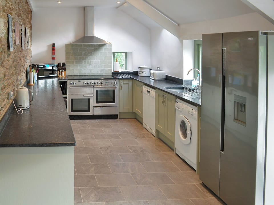 Well equipped kitchen | Reuben&rsquo;s, Boreston, near Totnes