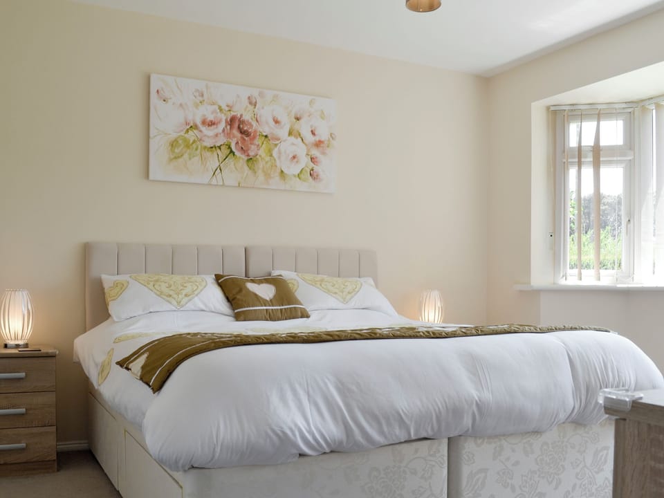 Light and airy double bedroom | Jasper, Broadstone, near Bournemouth