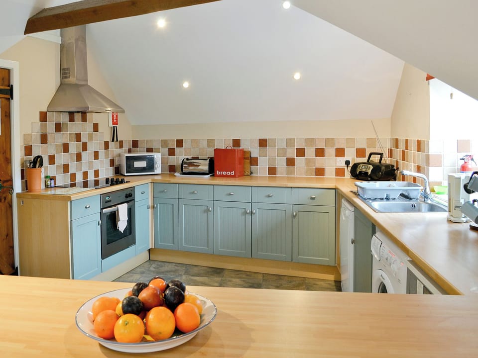 Kitchen | Garden Cottage Fairlaw, Reston