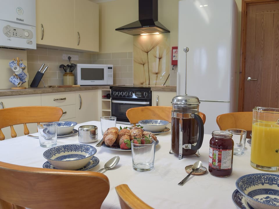 Kitchen / diner | The Old Coach House - Hayscastle Cottages, Hayscastle