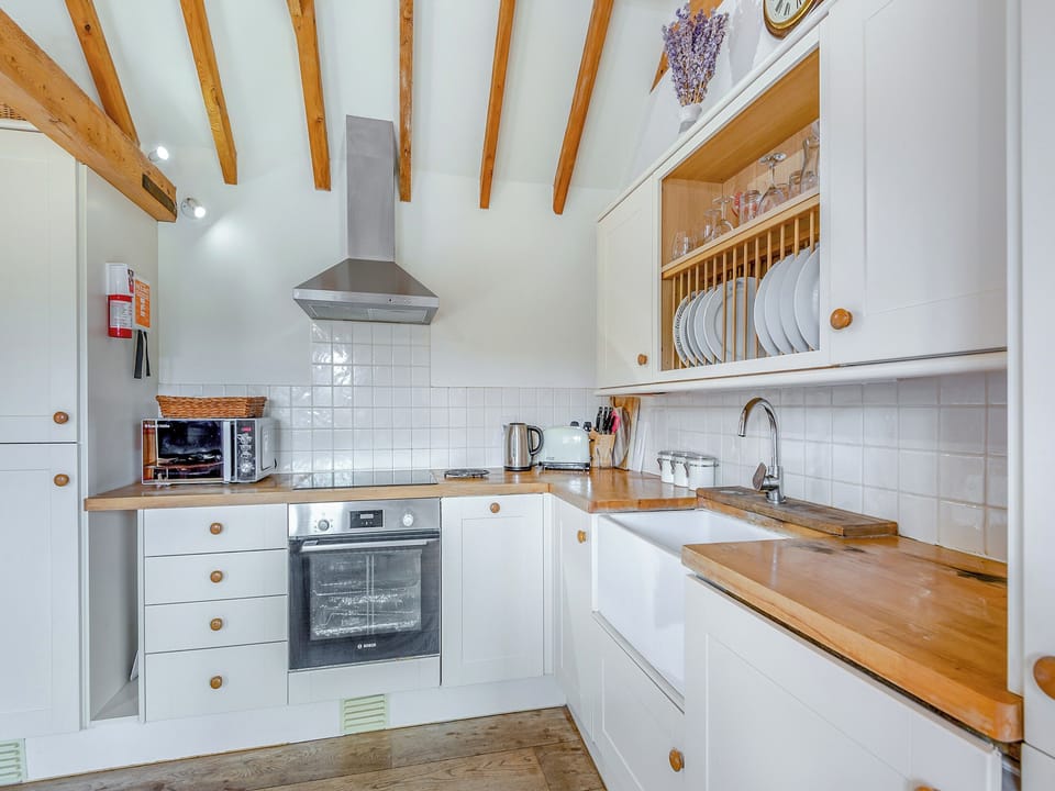 Open plan living space | Coblye Barn, Battle