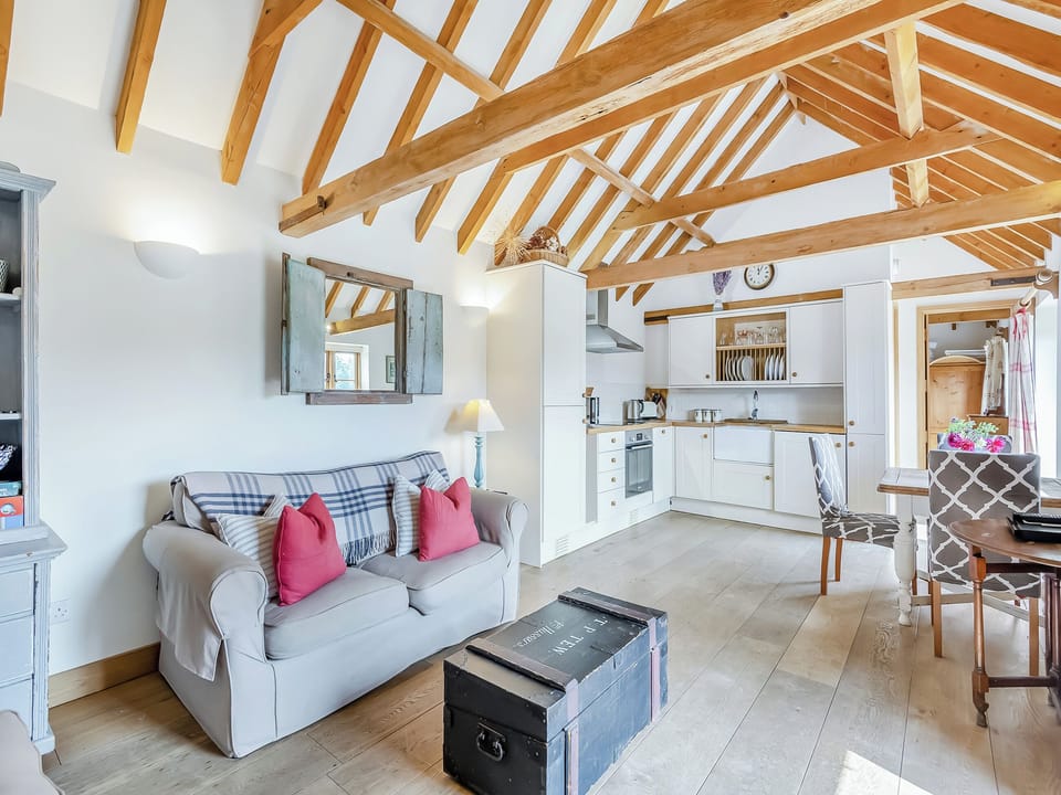 Open plan living space | Coblye Barn, Battle