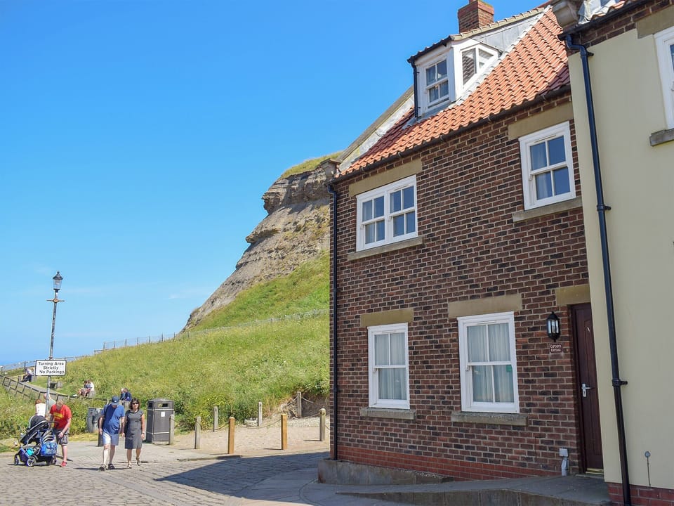 Fantastic holiday accommodation | Captains Cottage, Whitby