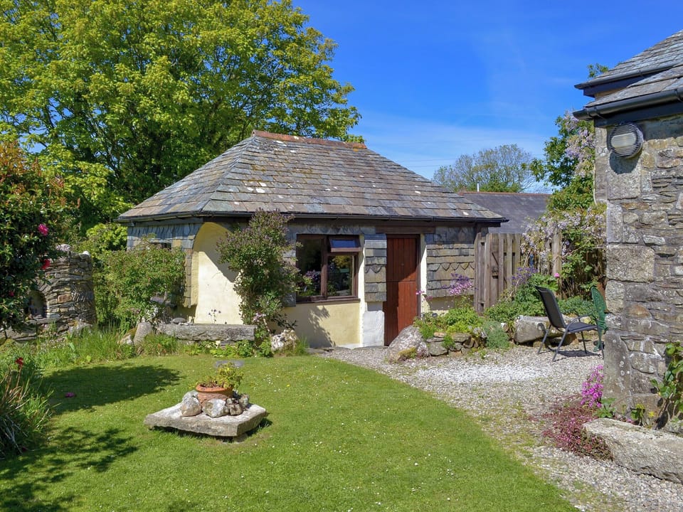 Pretty garden | Well Barn, Tramagenna, near Camelford