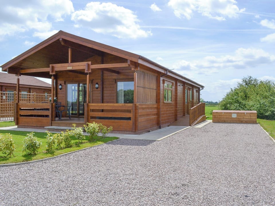 Attractive detached lodge | Hazel Lodge - Faulkers Lakes, Burgh le Marsh, near Skegness
