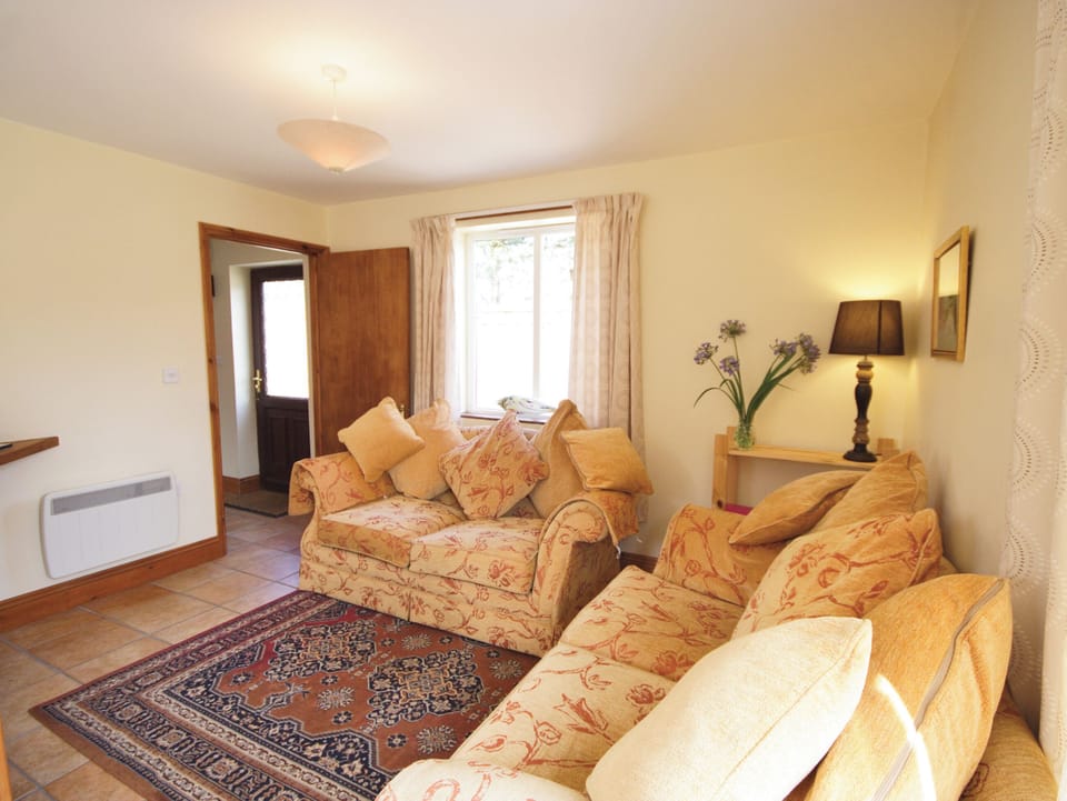 Garden Cottage sitting/dining room | Garden Cottage, Hevingham, nr. Norwich