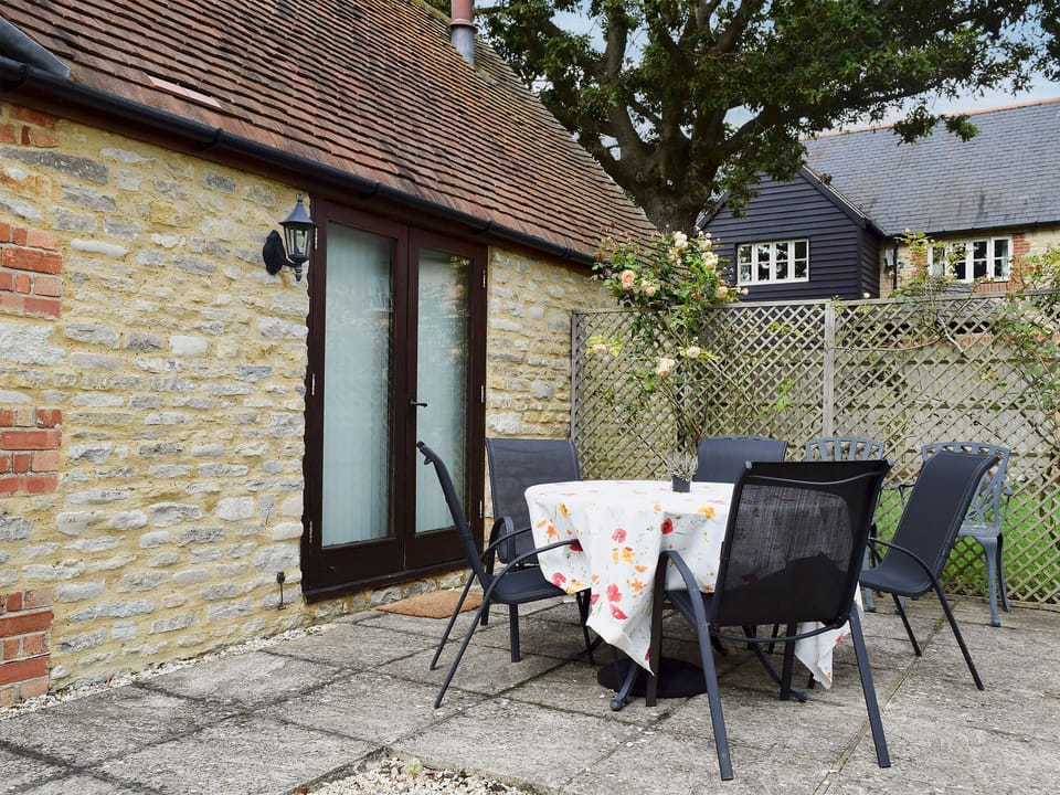 Sitting-out-area | Alfie&rsquo;s Barn, Ambrosden