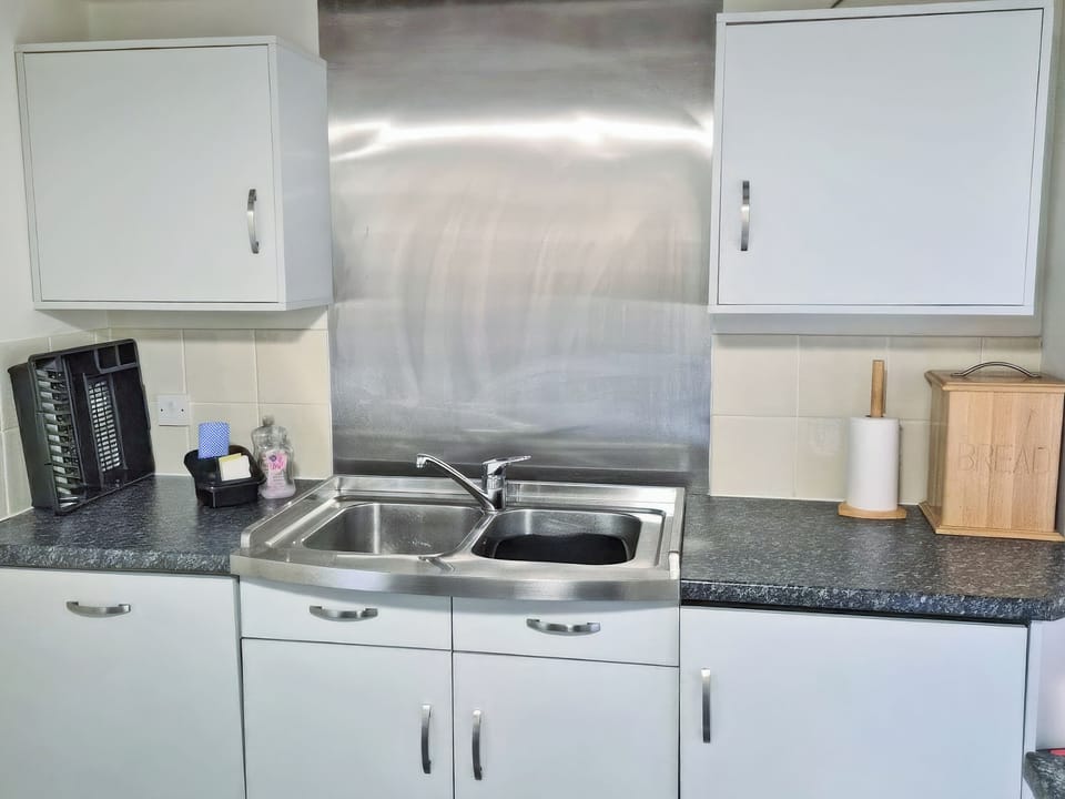 Kitchen | The Dairy - Crwys Farm, Three Crosses, Gower, Swansea