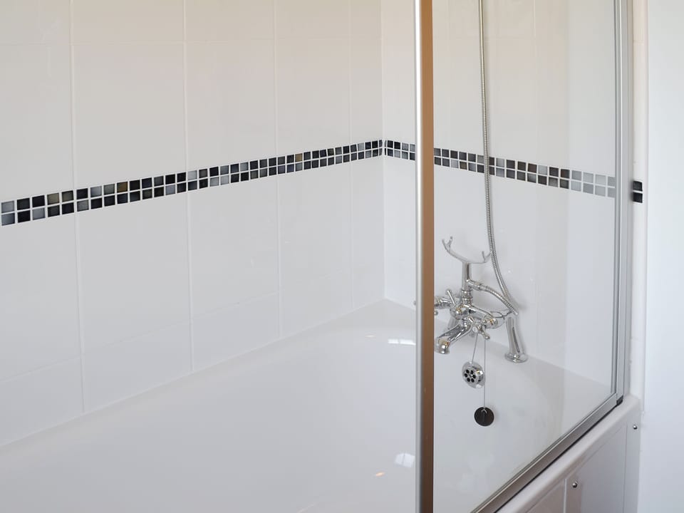 Bathroom | Creagach, Achnacarnin, near Lochinver