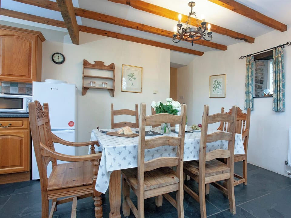 Dining Area | The Roundhouse - Higher Tresmorn Cottages, Tresmorn, Bude