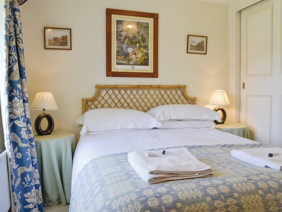 Relaxing double bedroom | Crogen Coach House, Bala