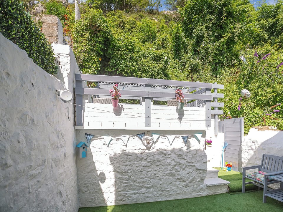 Outdoor area | Hyfrydle, Llandudno