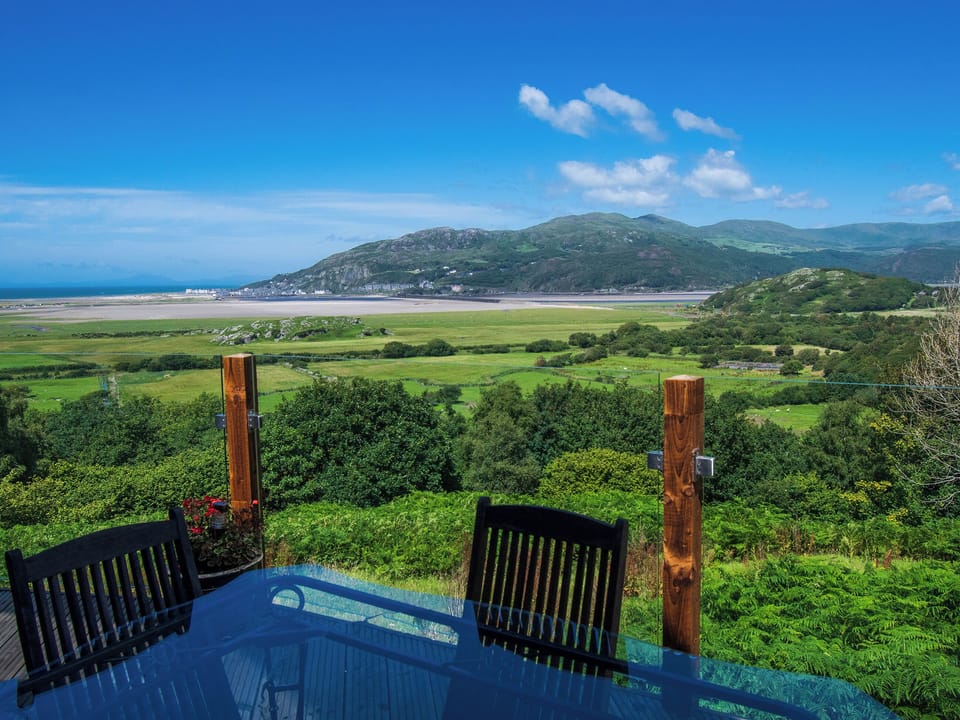 Sitting-out-area | Treetops, Arthog, near Dolgellau