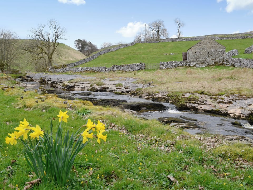 Stunning surroundings | East House Farm and Wood&rsquo;s Barn, Beckermonds, near Kettlewell