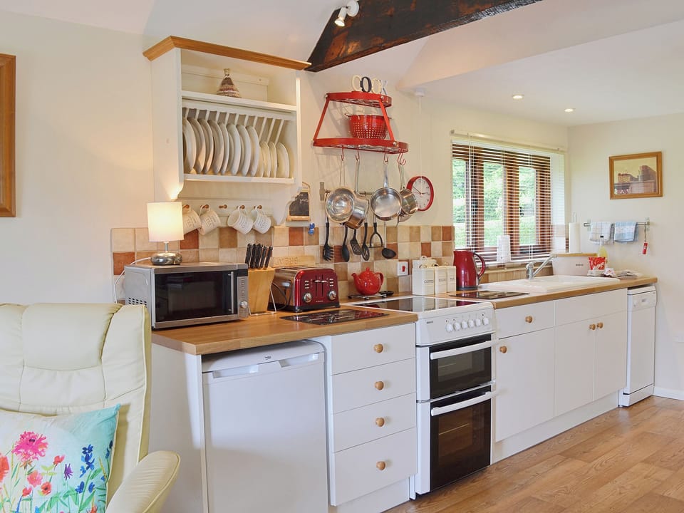 Kitchen / diner | Swallow&rsquo;s Barn, Ashburnham, Battle