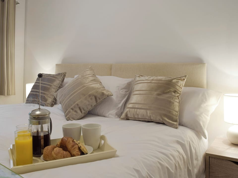 Comfortable double bedroom | Sea Breeze, The Mumbles