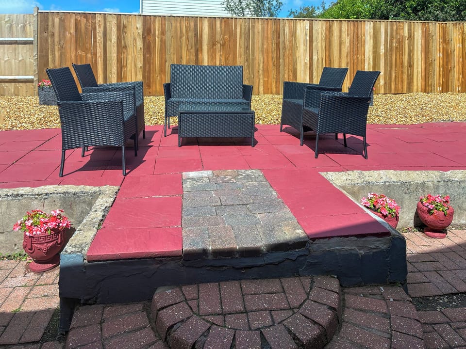 Large patio with outdoor furniture | Sea Breeze, The Mumbles