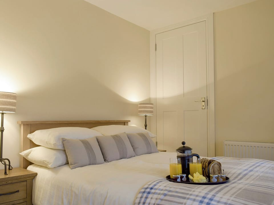 Comfortable double bedroom | Nether Cottage - Nether Kinneddar Lodge Cottages, Saline, near Dunfermline