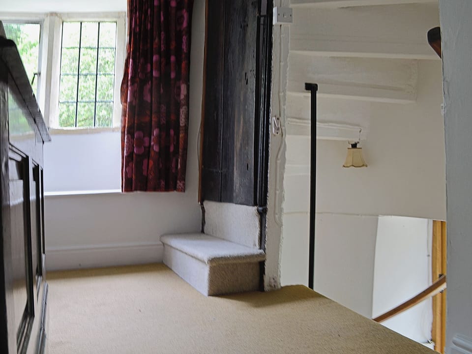 Living room/dining room | Driftcombe Farmhouse, Bisley