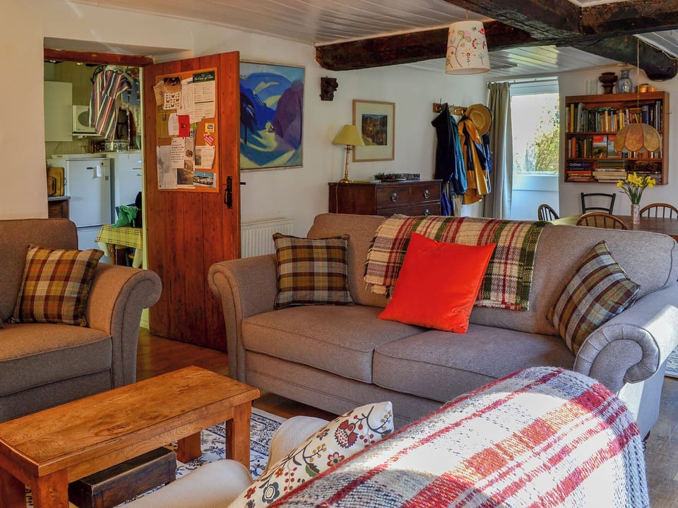 Living room/dining room | Driftcombe Farmhouse, Bisley